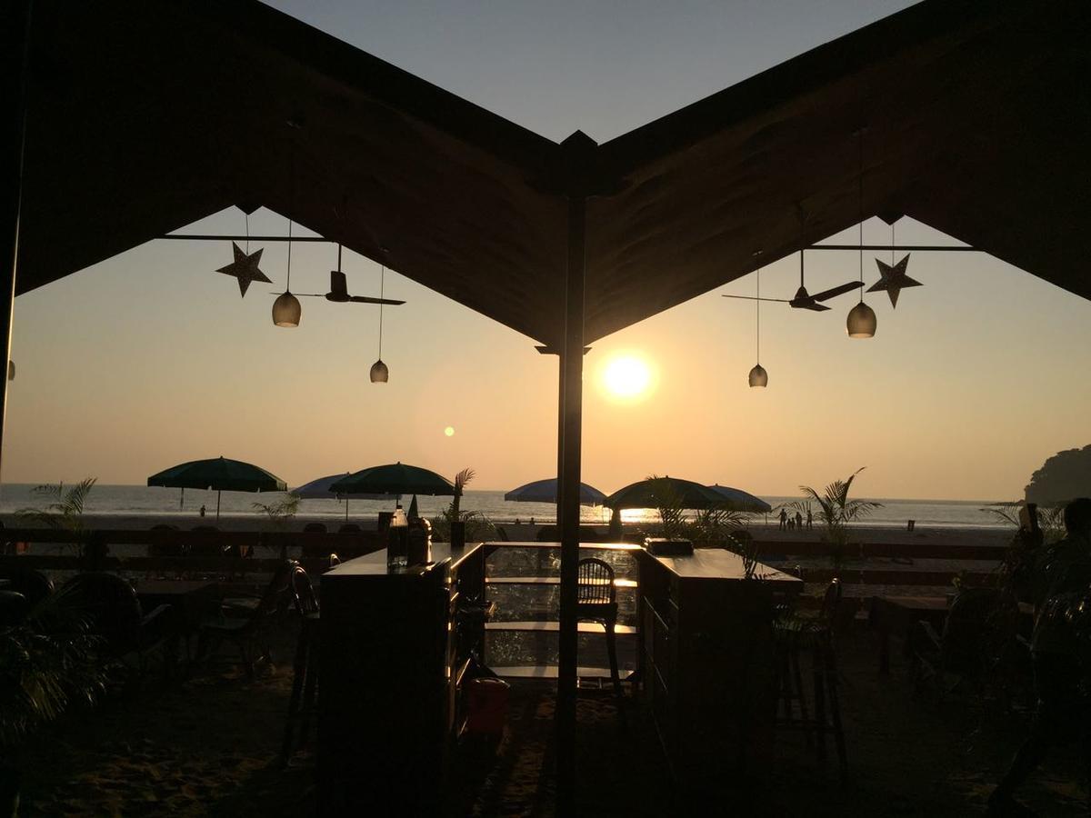 Anantra Sea View Resort Агонда Экстерьер фото